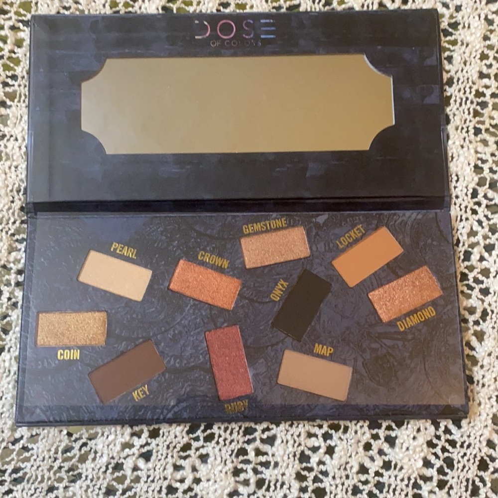 Dose of Colors Hidden Treasure palette